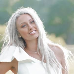 Meet your Posher, Chloe